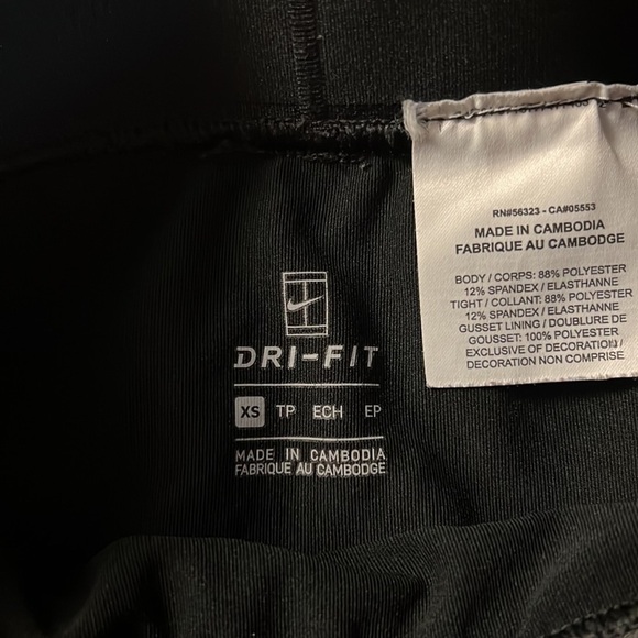 Nike Dri Fit black with white stripes Skort size X small - Picture 5 of 6